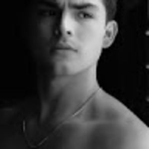 Meet your Posher, Emerald